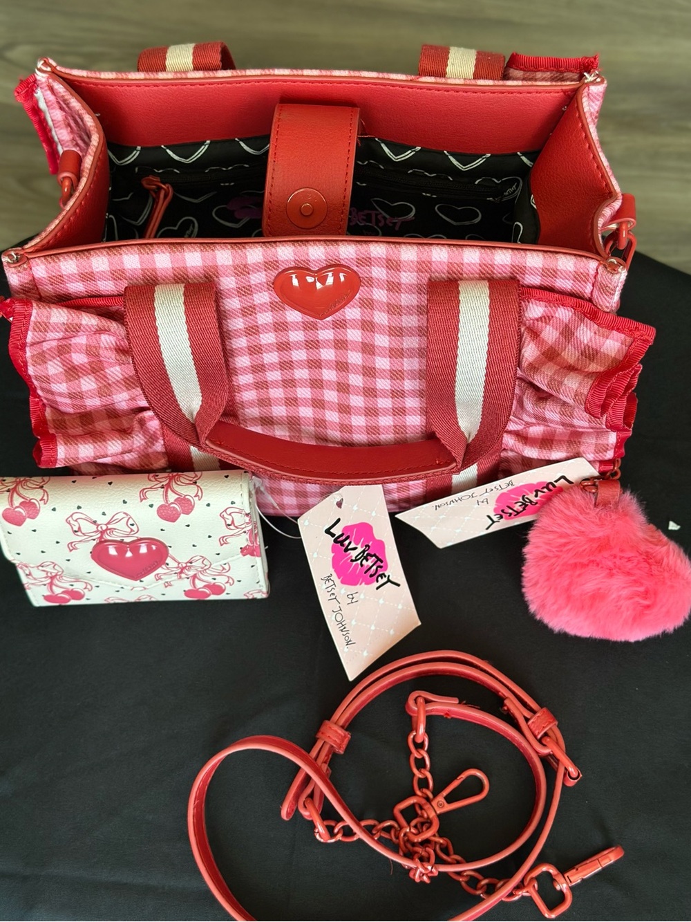 NWT Betsy Johnson Pink Gingham Heart Tote with Matching Wallet &
Crossbody Strap - Picture 5 of 9